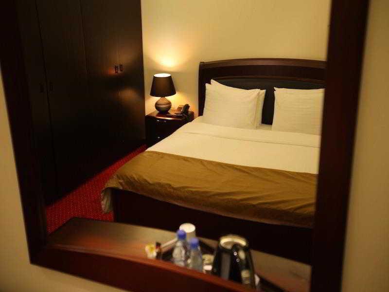 Queens Land Hotel Jounieh Eksteriør billede